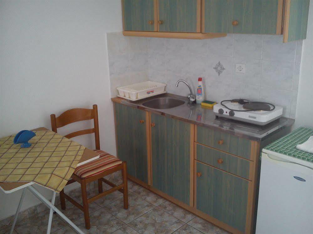 Marina Studios Tílos Kültér fotó